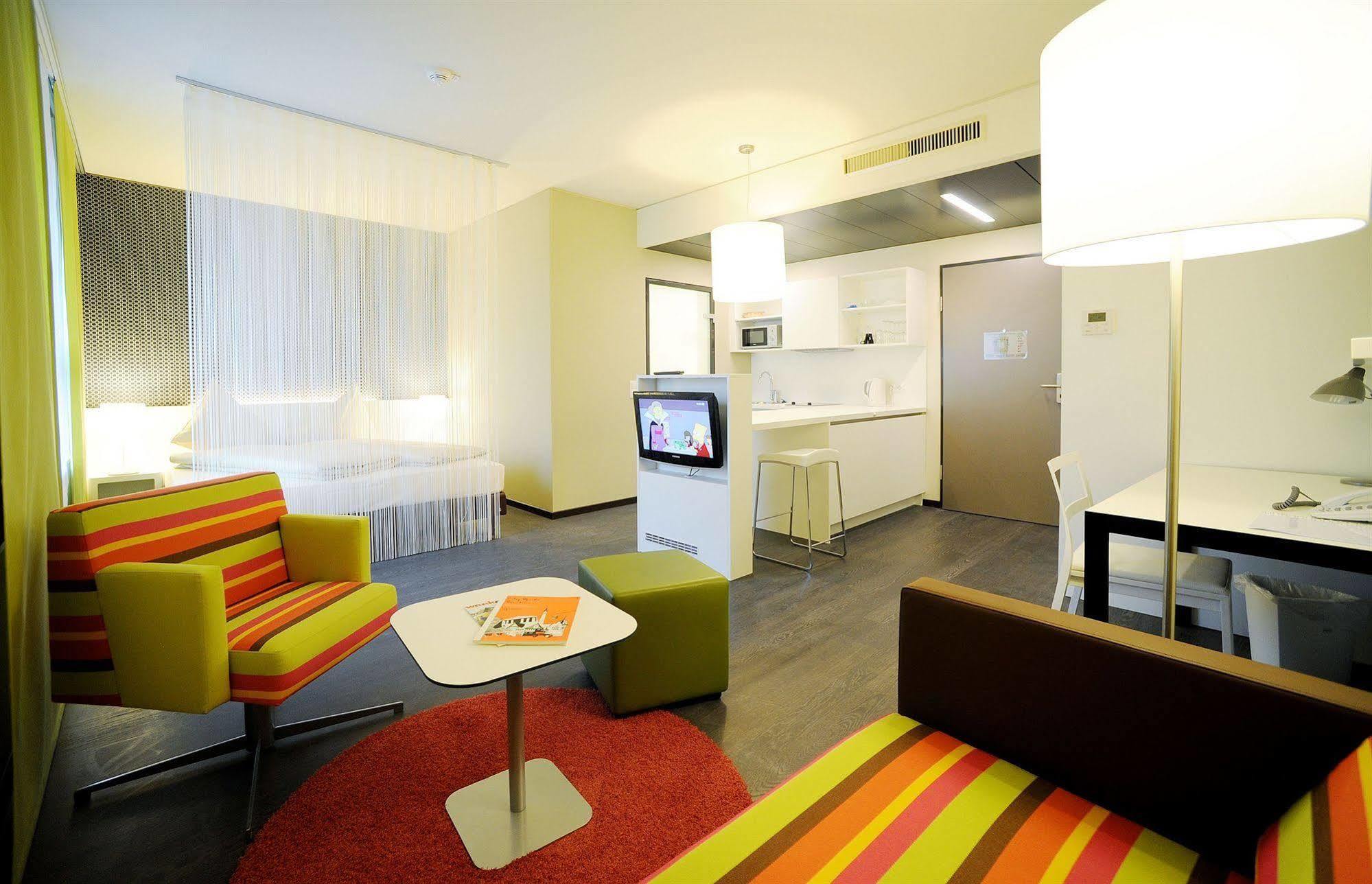 Hotel Harry's &