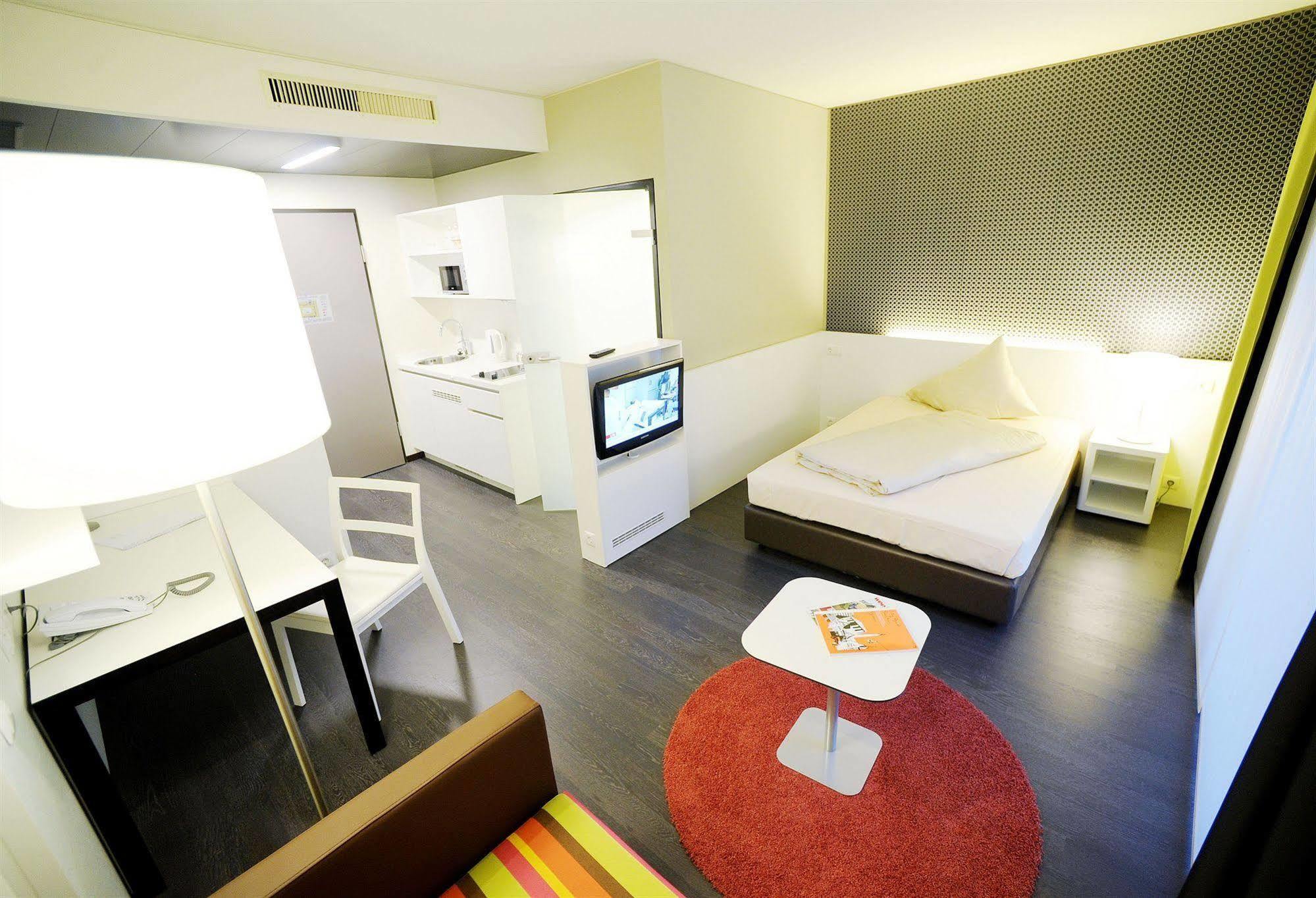 Hotel Harry's &